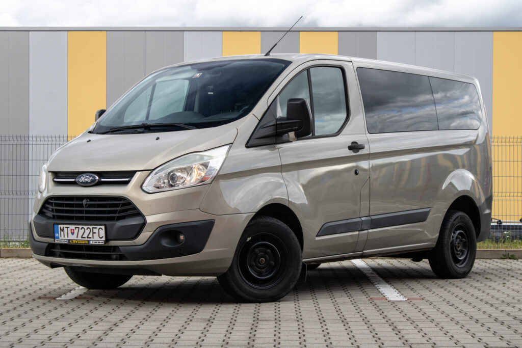 Ford Transit Custom 2.2 TDCi L1H1 / 92kW / M6 / ZÁRUKA / AJ NA SPLÁTKY / PROTIÚČET