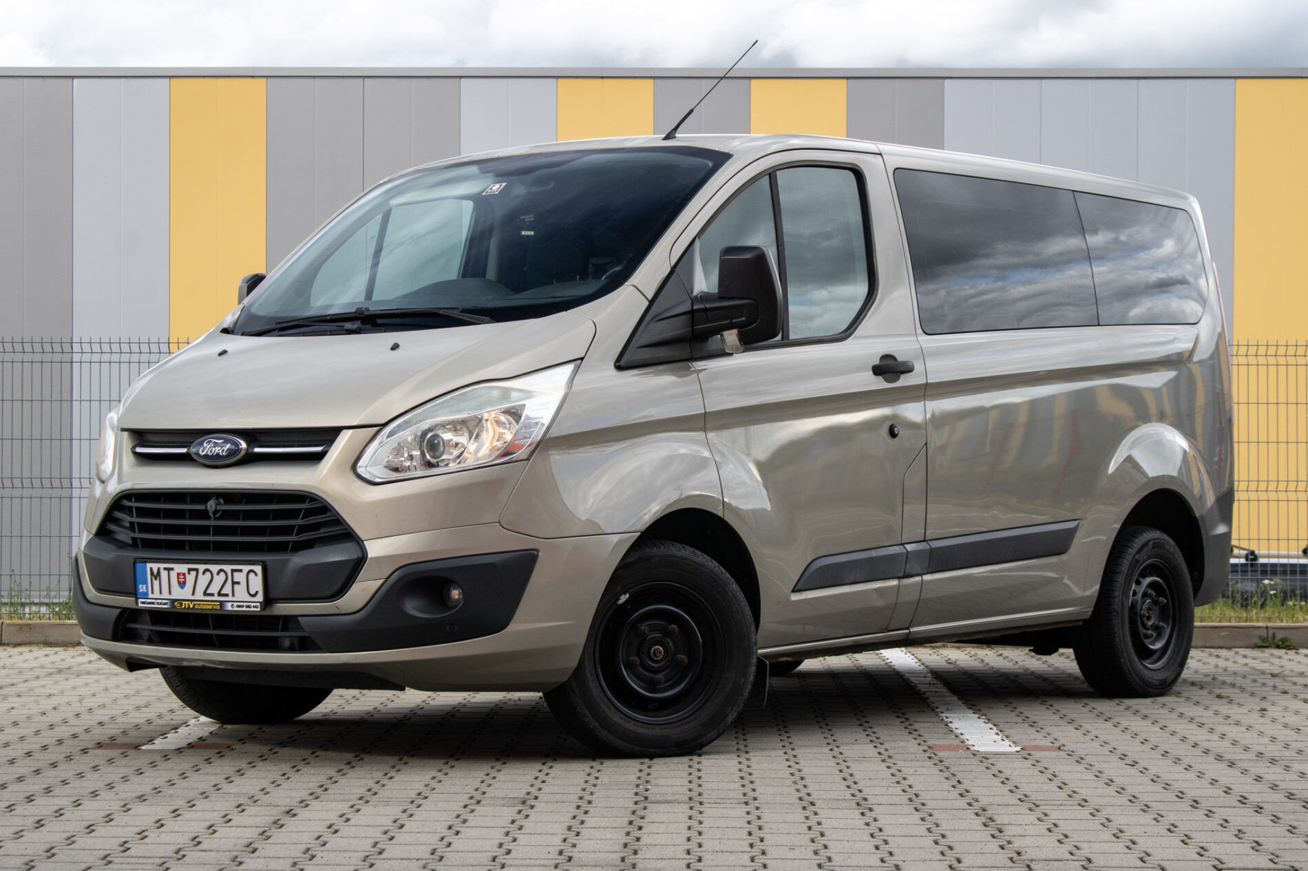 Ford Transit Custom 2.2 TDCi L1H1 / 92kW / M6 / ZÁRUKA / AJ NA SPLÁTKY / PROTIÚČET