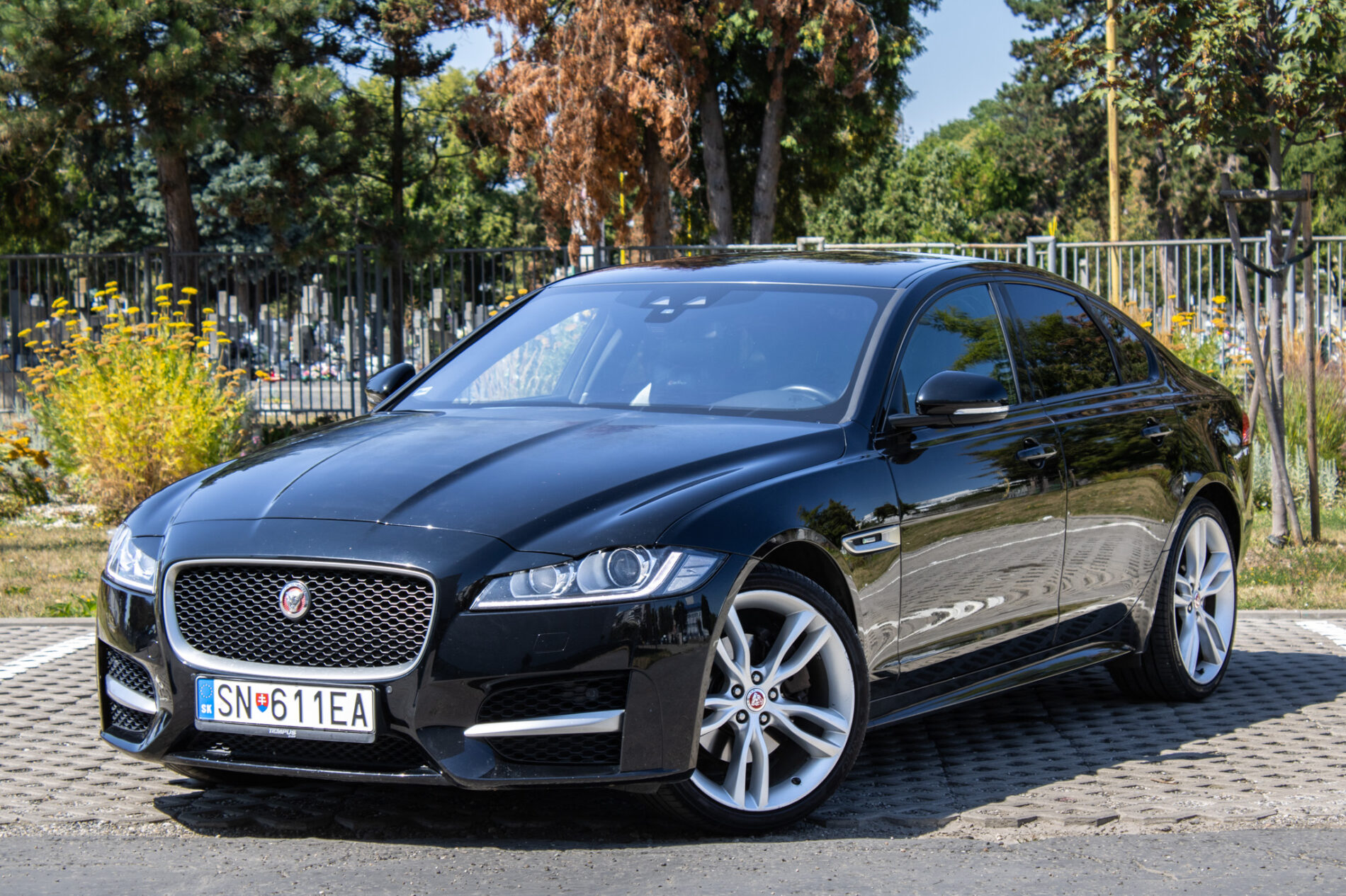 Jaguar XF 2.0D I4 R-Sport / 132kW / A8 / ZÁRUKA / AJ NA SPLÁTKY / PROTIÚČET