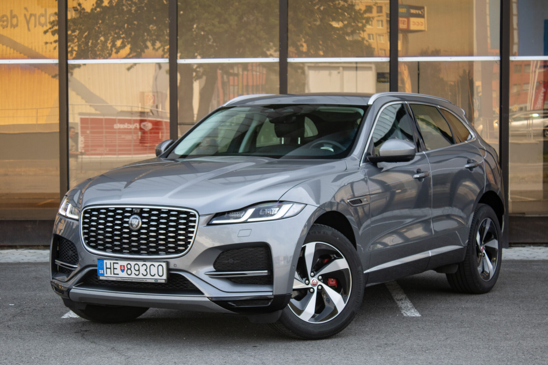 Jaguar F-Pace 2.0 D165 MHEV AWD / 120kW / A8 / ZÁRUKA / AJ NA SPLÁTKY / PROTIÚČET
