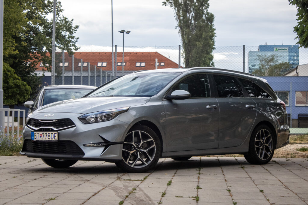 Kia Ceed SW 1.5 T-GDi Platinum A/T, 117kW, A7 / AJ NA SPLÁTKY / PROTIÚČET /