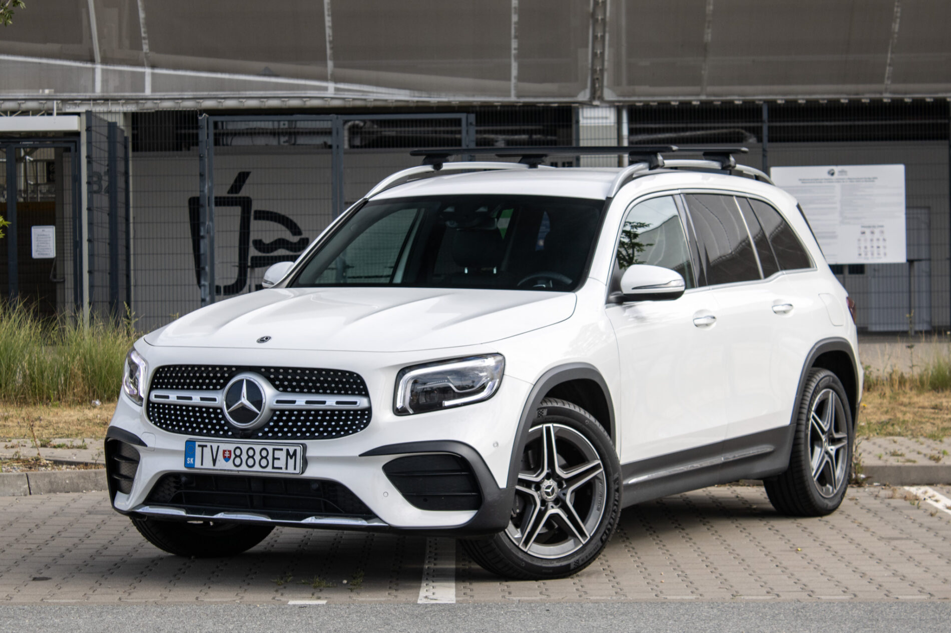 Mercedes-Benz GLB 200d 4MATIC / 110kW / A8 / ZÁRUKA / AJ NA SPLÁTKY / PROTIÚČET
