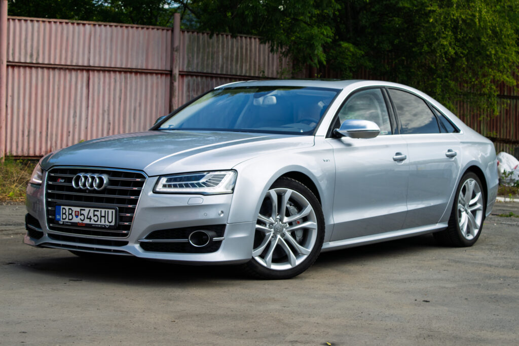 Audi A8 4.0 TFSI V8 quattro tiptronic AT8 382kW / NA SPLÁTKY / NA PROTIÚČET