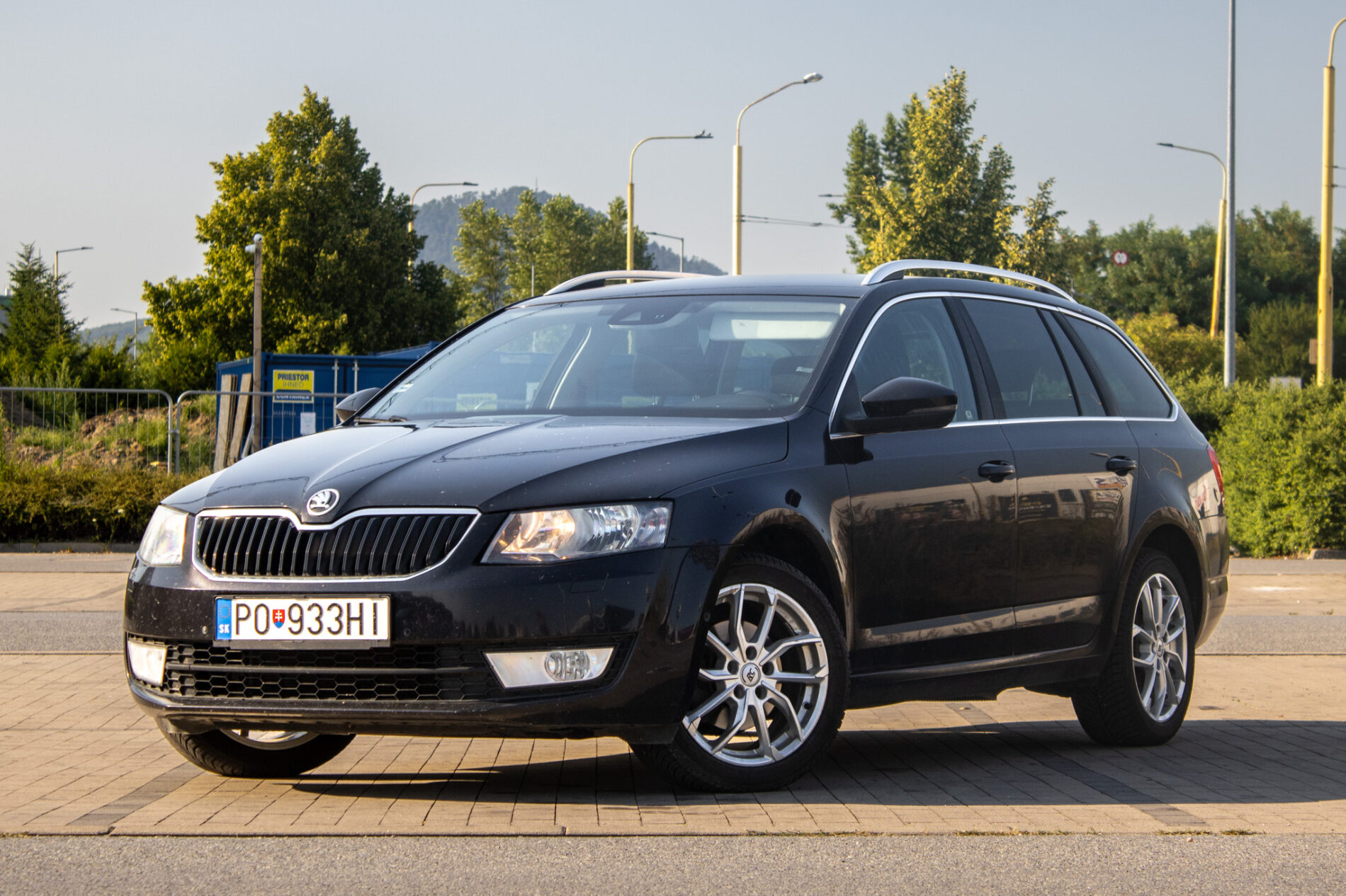 Škoda Octavia Combi 2.0 TDI Elegance 4×4 / 110kW / M6 / ZÁRUKA / AJ NA SPLÁTKY / PROTIÚČET