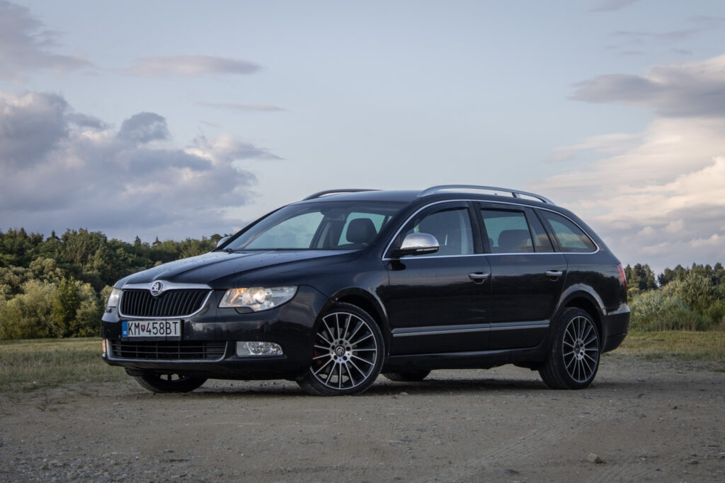 Škoda Superb Combi 2.0 TDI CR Elegance DSG, 125kW, A6 / AJ NA SPLÁTKY / PROTIÚČET /