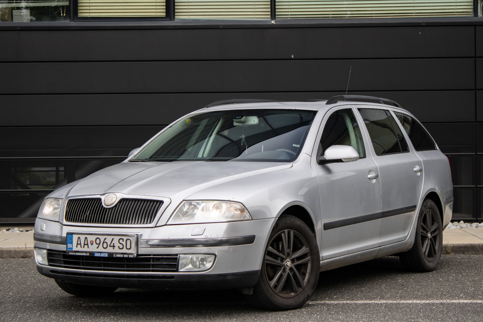 Škoda Octavia Combi 1.8 TSI Elegance / 118kW / M6 / AJ NA SPLÁTKY / PROTIÚČET