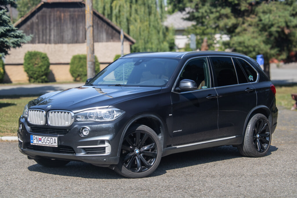 BMW X5 40d xDrive / 230kW / A8 / ZÁRUKA / AJ NA SPLÁTKY / PROTIÚČET