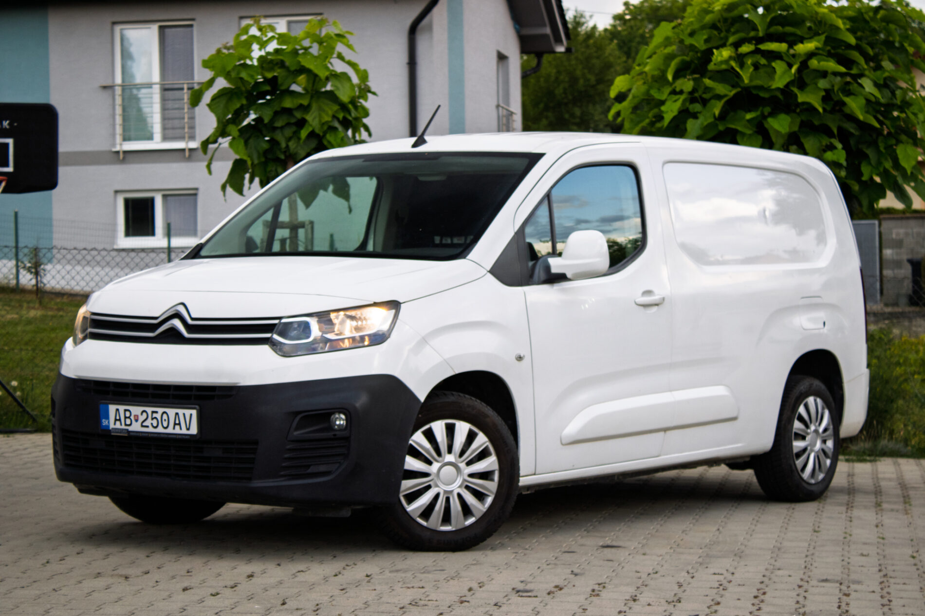 Citroën Berlingo BlueHDi 73 kW MT5 / NA SPLÁTKY / NA PROTIÚČET