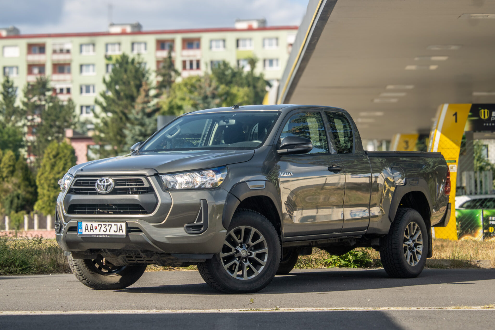 Toyota Hilux MT/6 110kW / AJ NA SPLÁTKY / PROTIÚČET