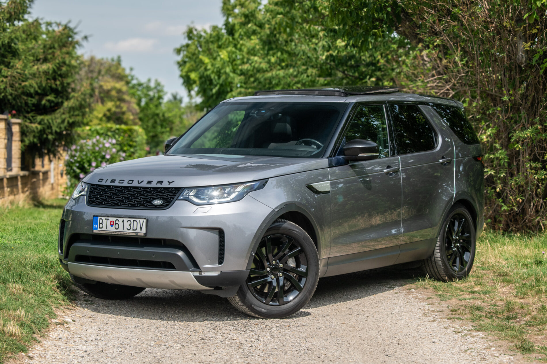 Land Rover Discovery AWD AT/8 225kW / AJ NA SPLÁTKY / PROTIÚČET