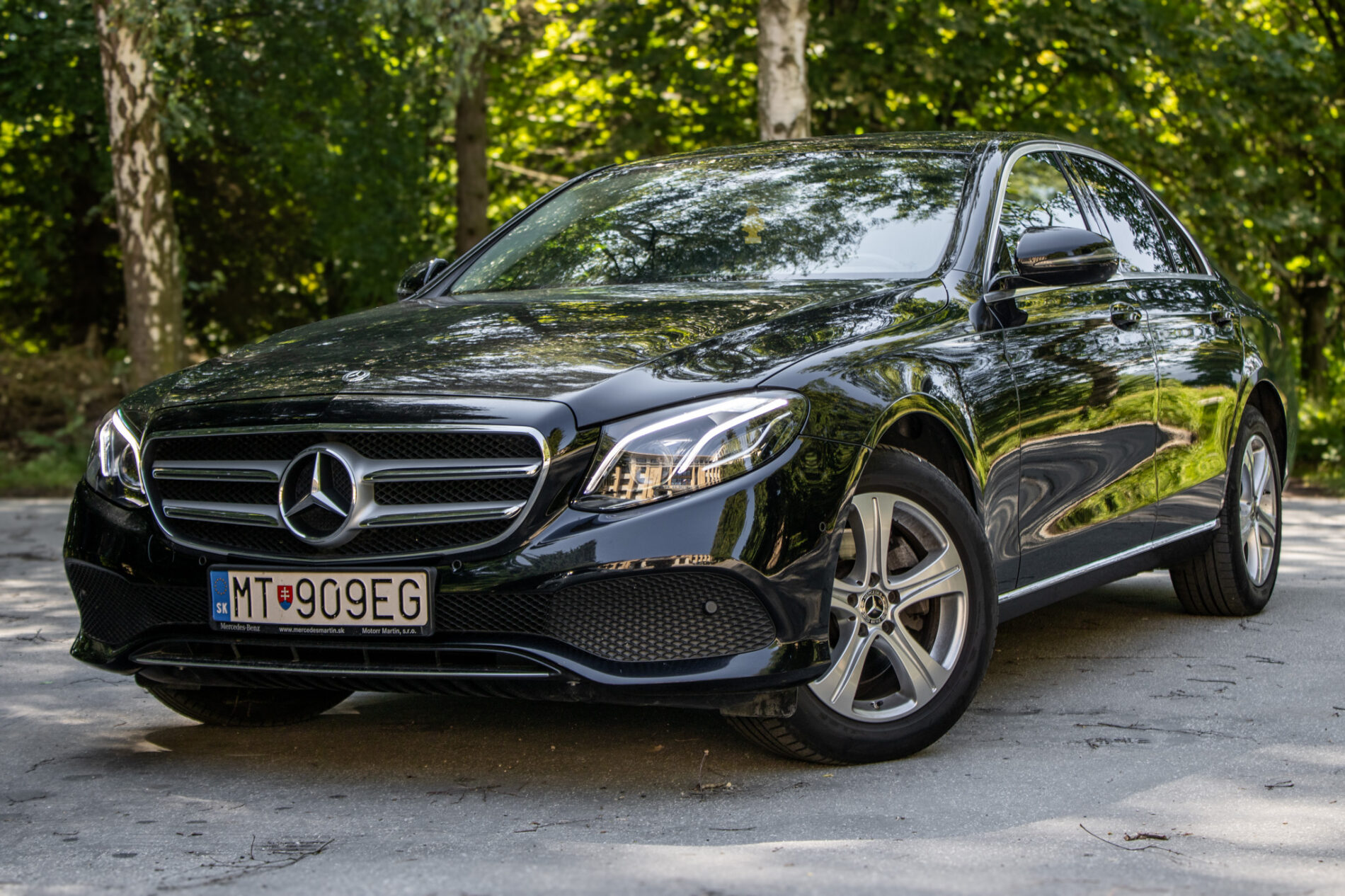 Mercedes-Benz E trieda Sedan 220 d 4MATIC / AJ NA SPLÁTKY / PROTIÚČET