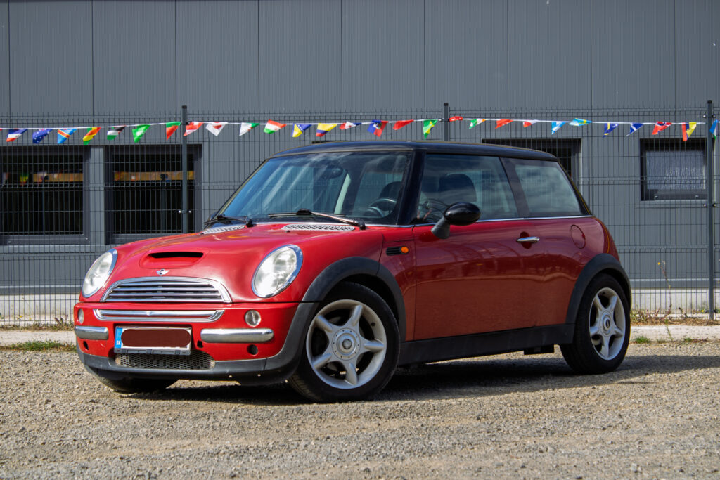 Mini Cooper 1.6 85kW MT5 / NA SPLÁTKY / NA PROTIÚČET