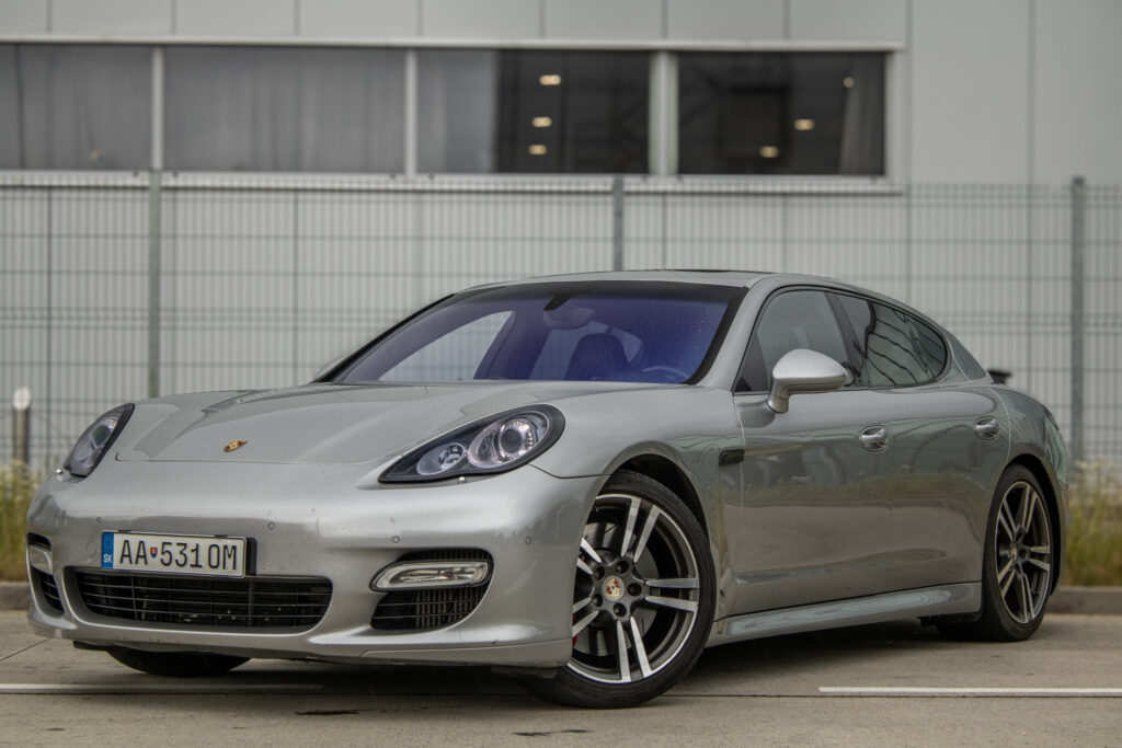Porsche Panamera 4.8 Turbo 368kW / AJ NA SPLÁTKY / PROTIÚČET