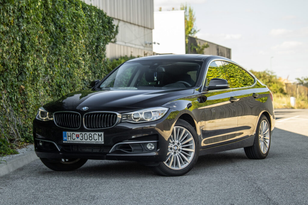 BMW Rad 3 330d xDrive Gran Turismo, 190kW AT/8 Luxury Line / AJ NA SPLÁTKY / PROTIÚČET