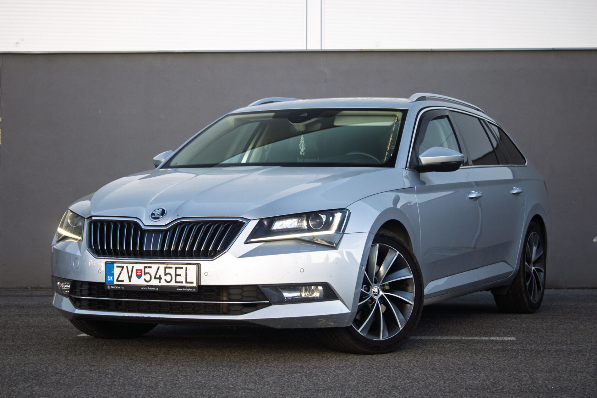 Škoda Superb Combi 2.0 TDI 140kW 4x4 L&K DSG AT6 / NA SPLÁTKY / NA PROTIÚČET