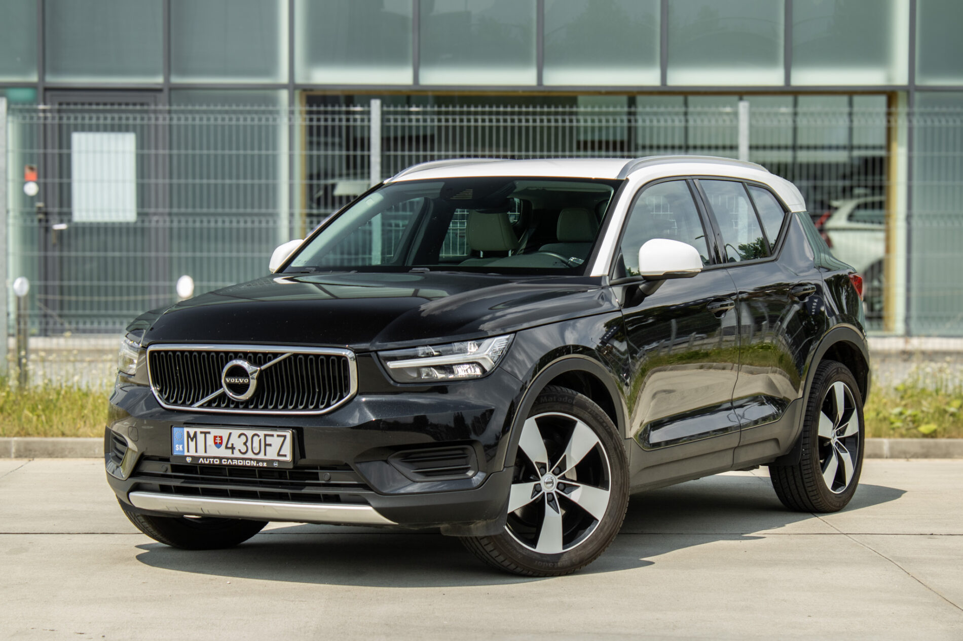 Volvo XC40 Momentum 4×4 / AJ NA SPLÁTKY / PROTIÚČET