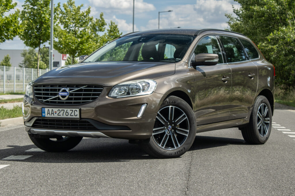 Volvo XC60 133kW MT/6 / AJ NA SPLÁTKY / PROTIÚČET