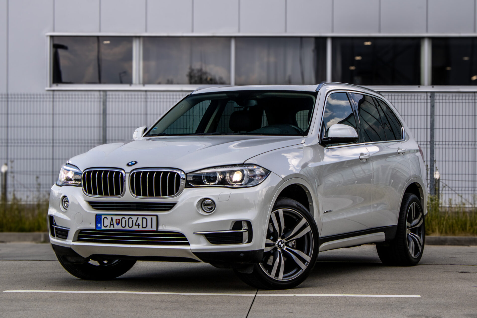 BMW X5 xDrive 225kW AT/8, 7 miestne  / AJ NA SPLÁTKY / PROTIÚČET