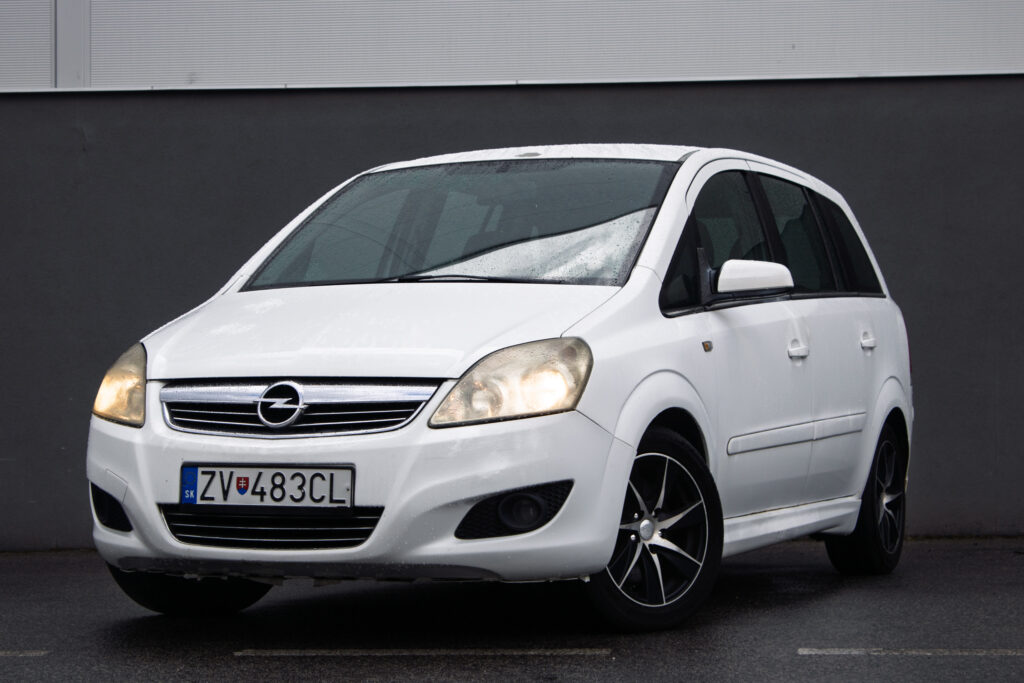 Opel Zafira 1.9 DTH 110kW MT6 / NA SPLÁTKY / NA PROTIÚČET