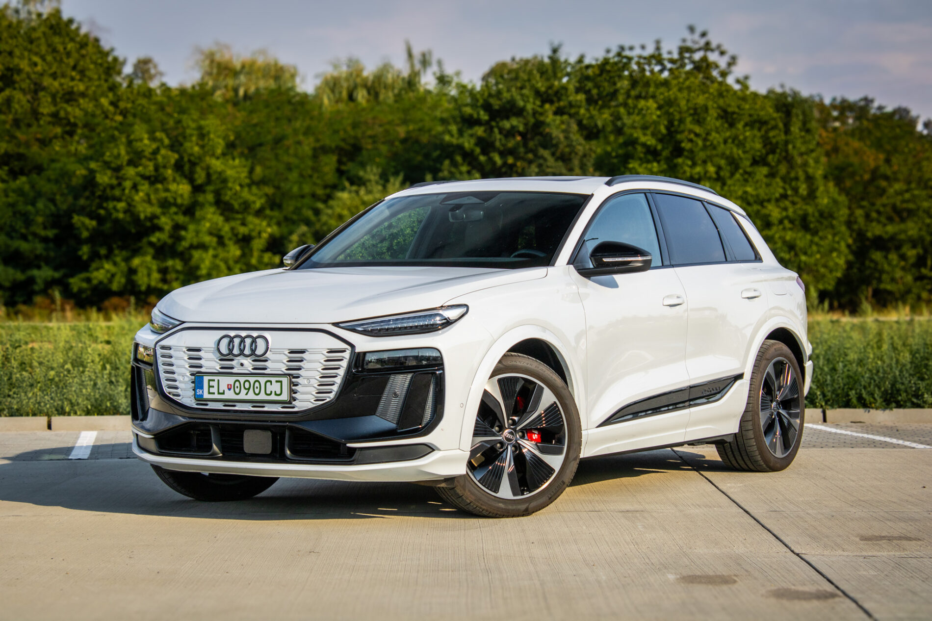 Audi SQ6 E-tron 4x4 BEV 360kW / AJ NA SPLÁTKY / PROTIÚČET