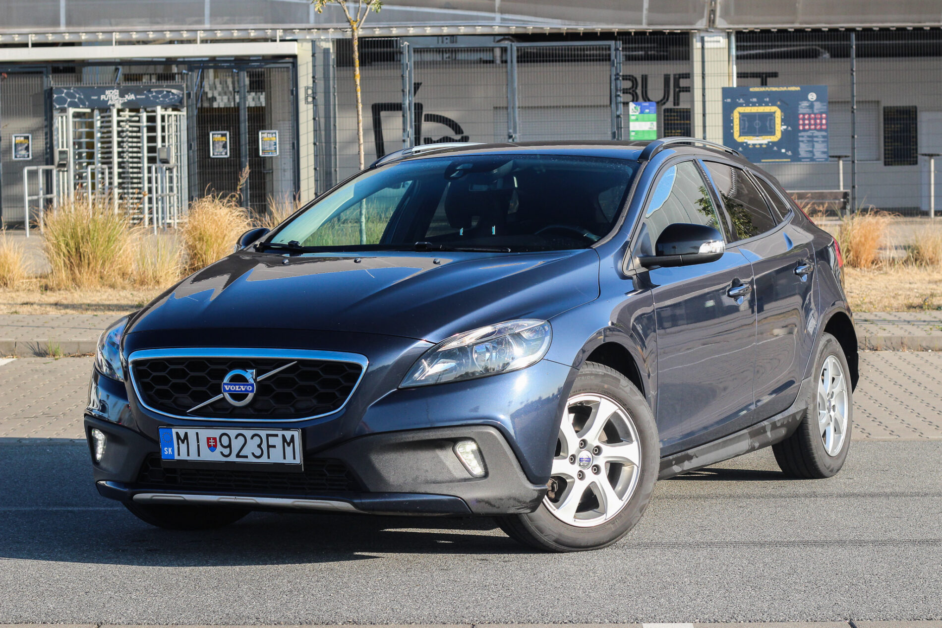Volvo V40 Cross Country 1.6 D2 / 84kW / M6 / ZÁRUKA / AJ NA SPLÁTKY / PROTIÚČET