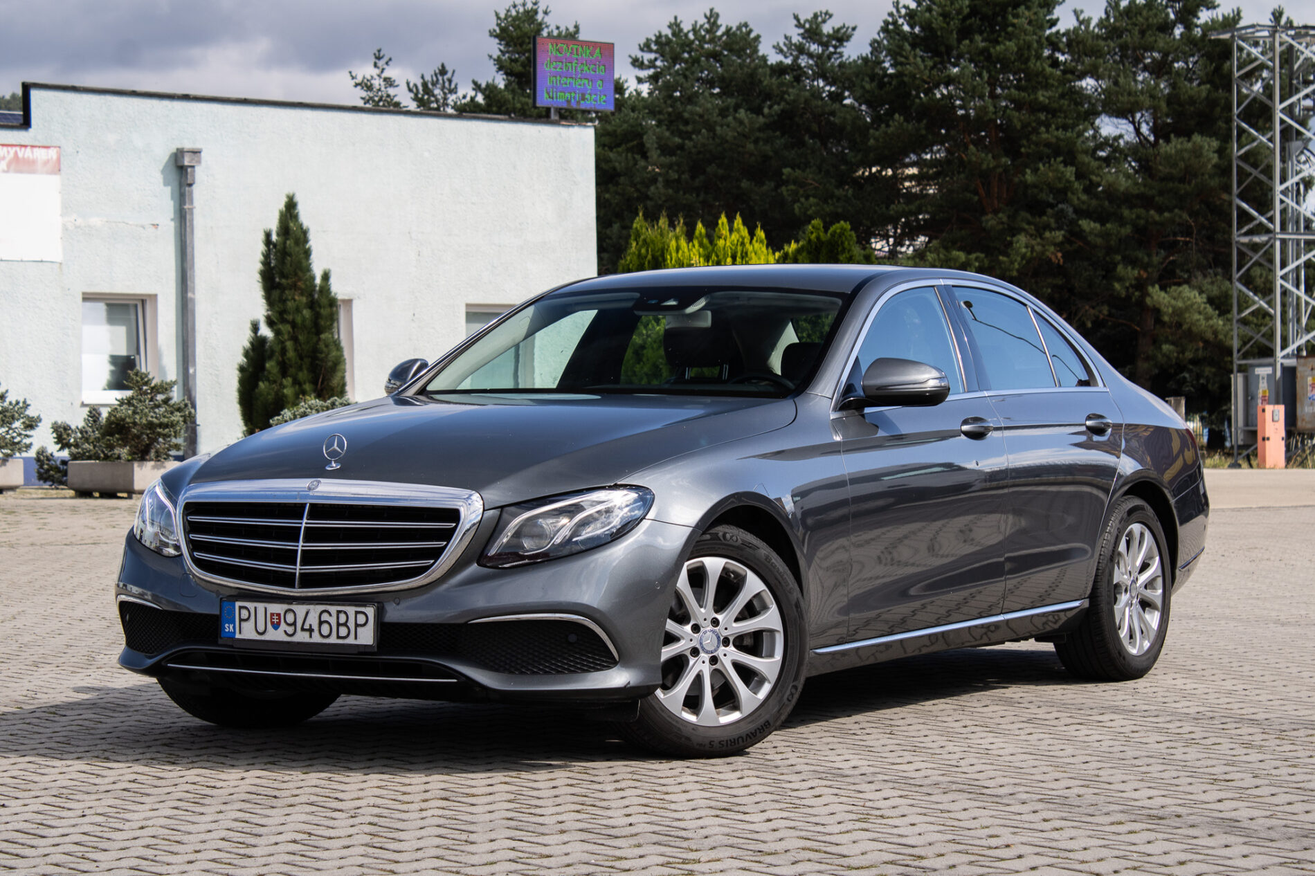 Mercedes-Benz E trieda Sedan 220 D