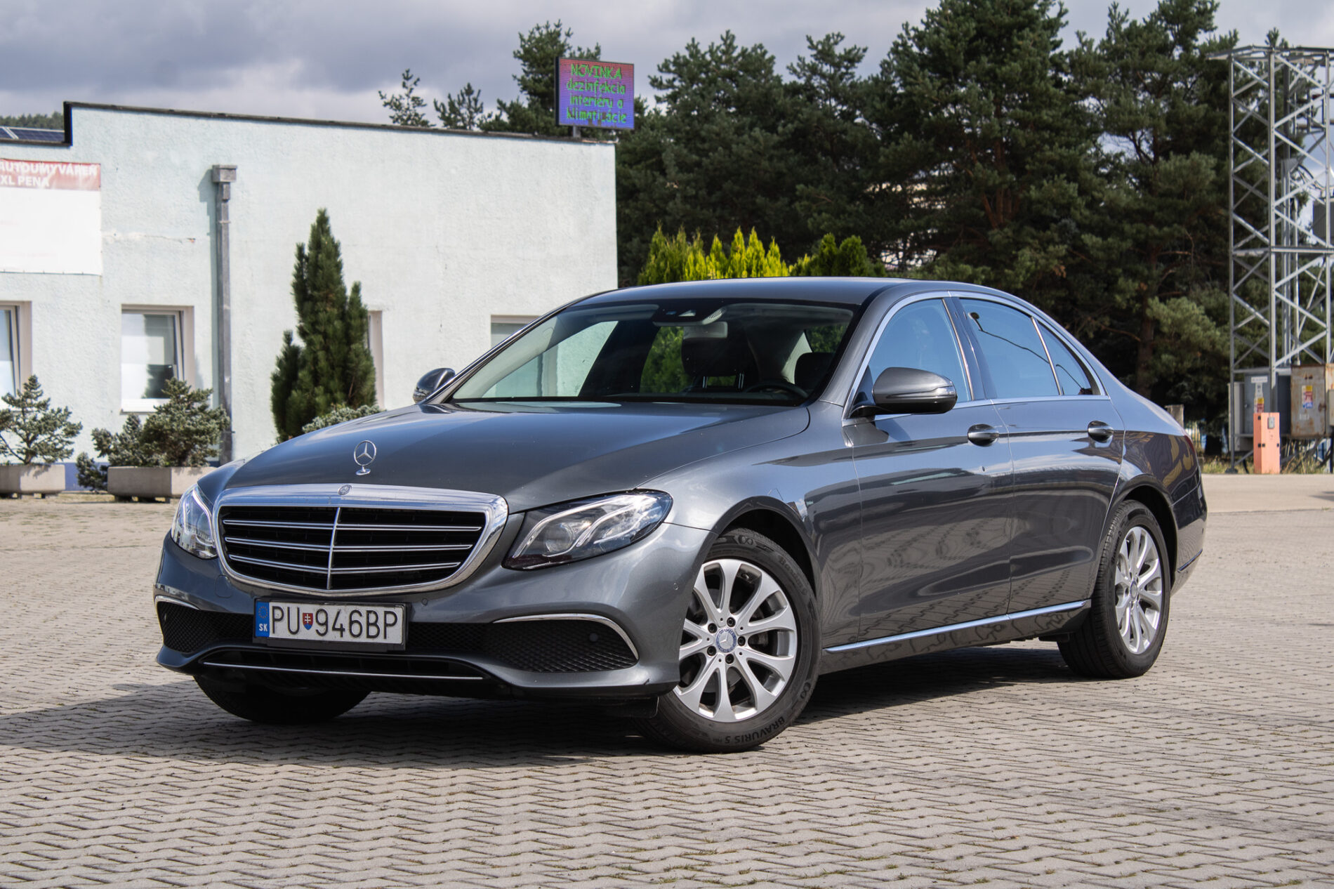 Mercedes-Benz E trieda Sedan 220 D