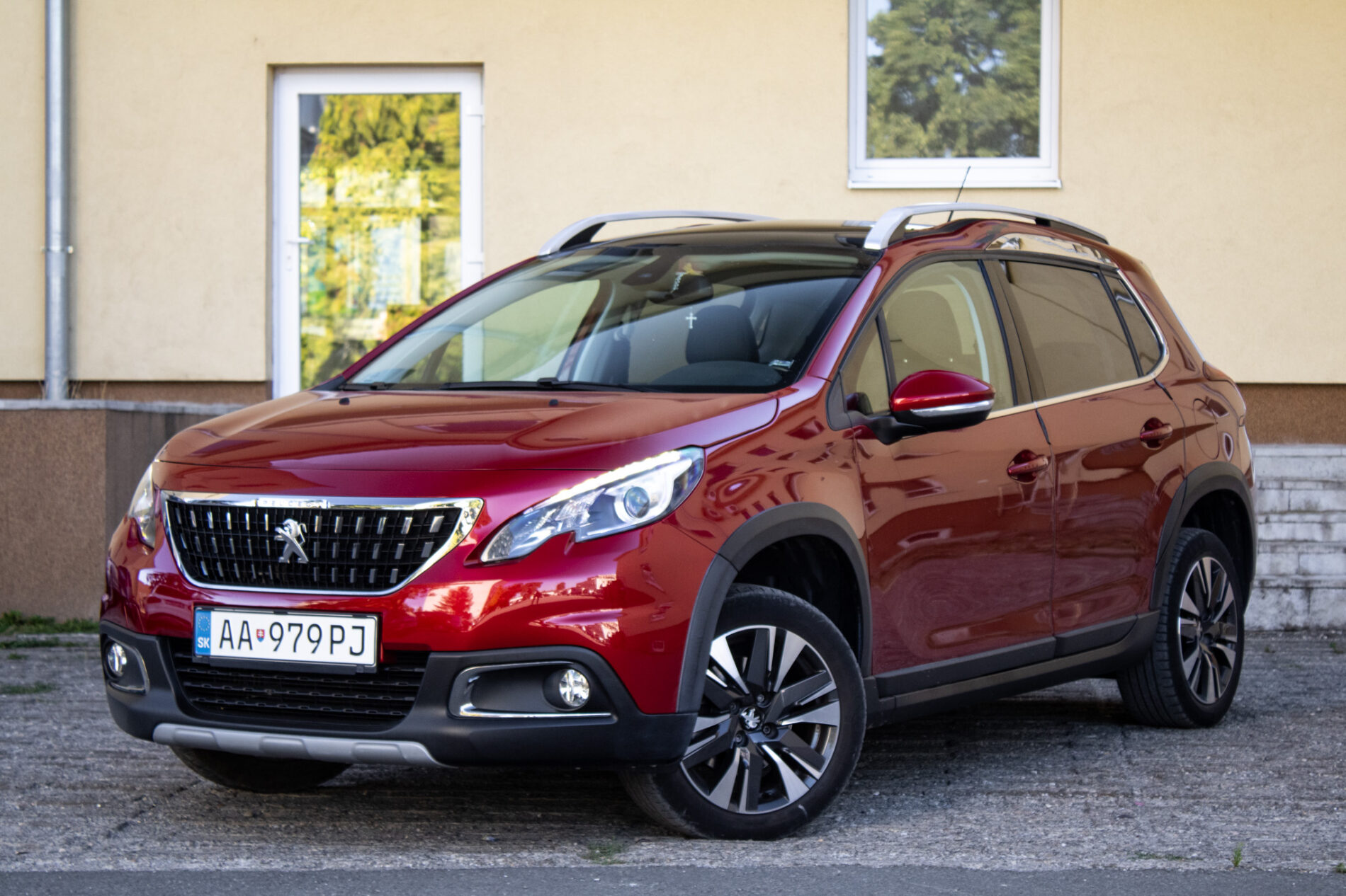 Peugeot 2008 1.2 PureTech / 81kW / M5 / ZÁRUKA / AJ NA SPLÁTKY / PROTIÚČET