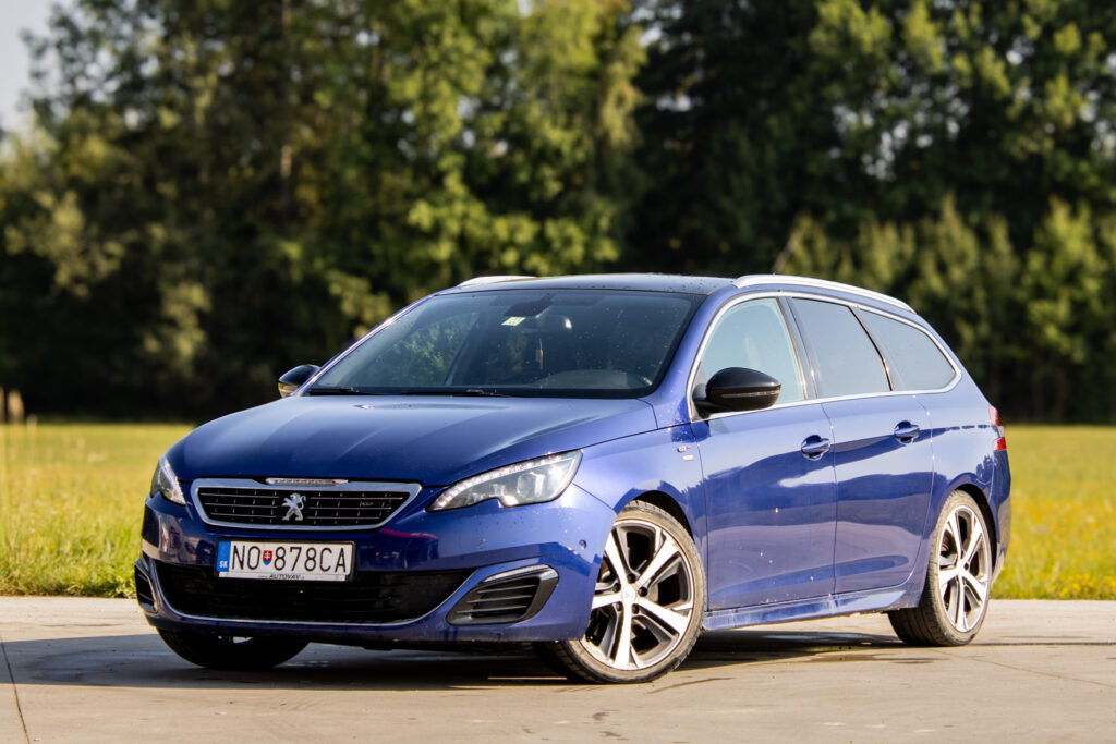 Peugeot 308 Break/SW 2.0 BlueHDI GT / 133kW / A6 / ZÁRUKA / AJ NA SPLÁTKY / PROTIÚČET