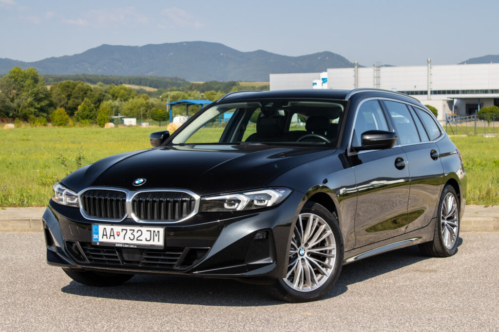 BMW Rad 3 Touring G21 320d xDrive mHEV / 140kW / A8 / ZÁRUKA / AJ NA SPLÁTKY / PROTIÚČET