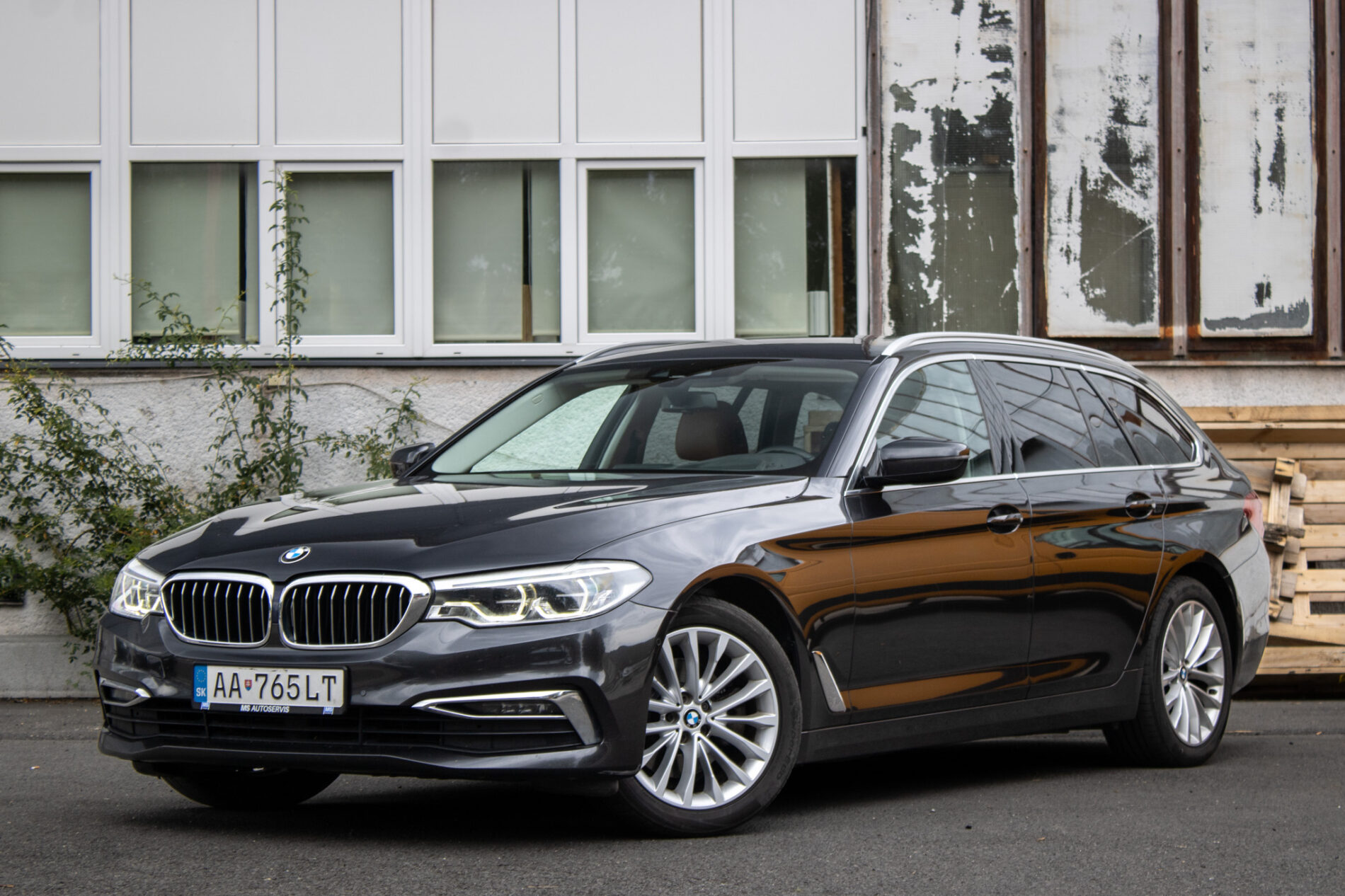 BMW Rad 5 Touring 520d xDrive G31 / 140kW / A8 / ZÁRUKA / AJ NA SPLÁTKY / PROTIÚČET