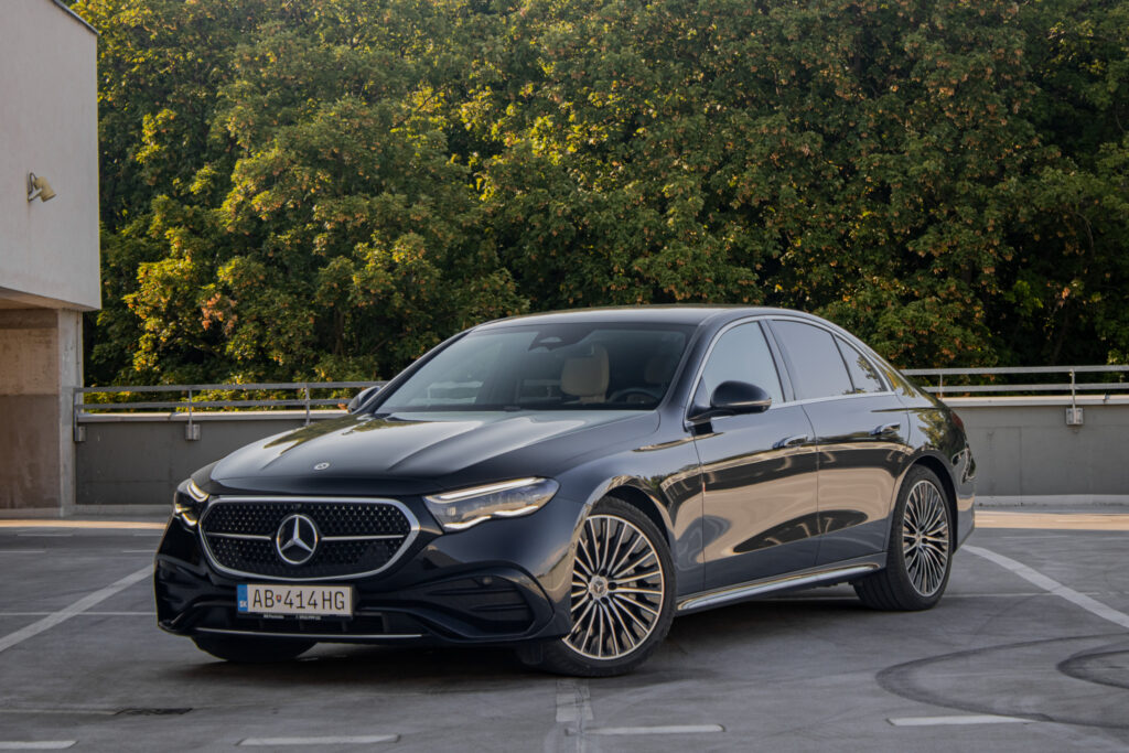 Mercedes-Benz E trieda Sedan 220 d mHEV A/T / AJ NA SPLÁTKY / PROTIÚČET /