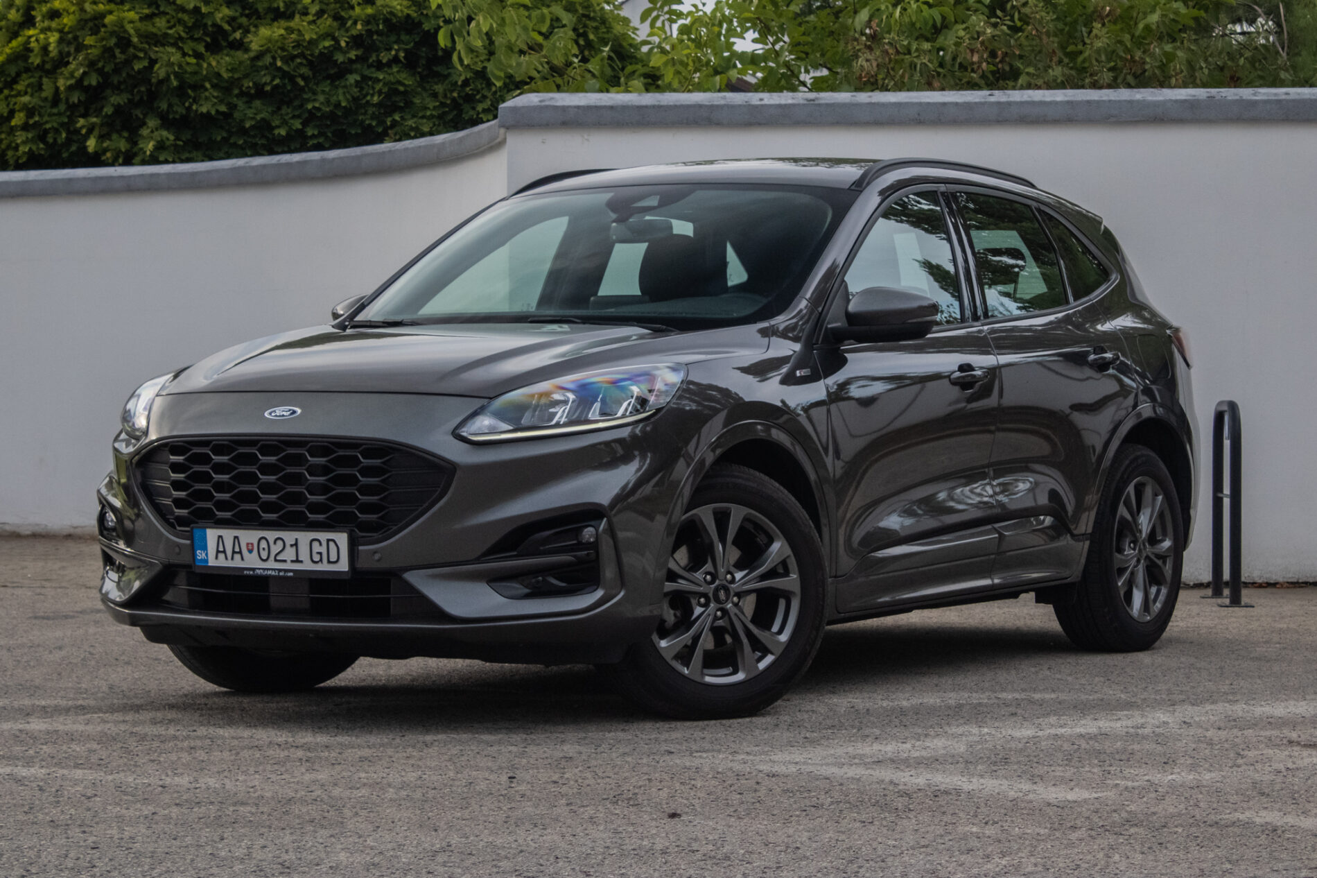 Ford Kuga 112kW CVT/1 4x4 Hybrid / AJ NA SPLÁTKY / PROTIÚČET