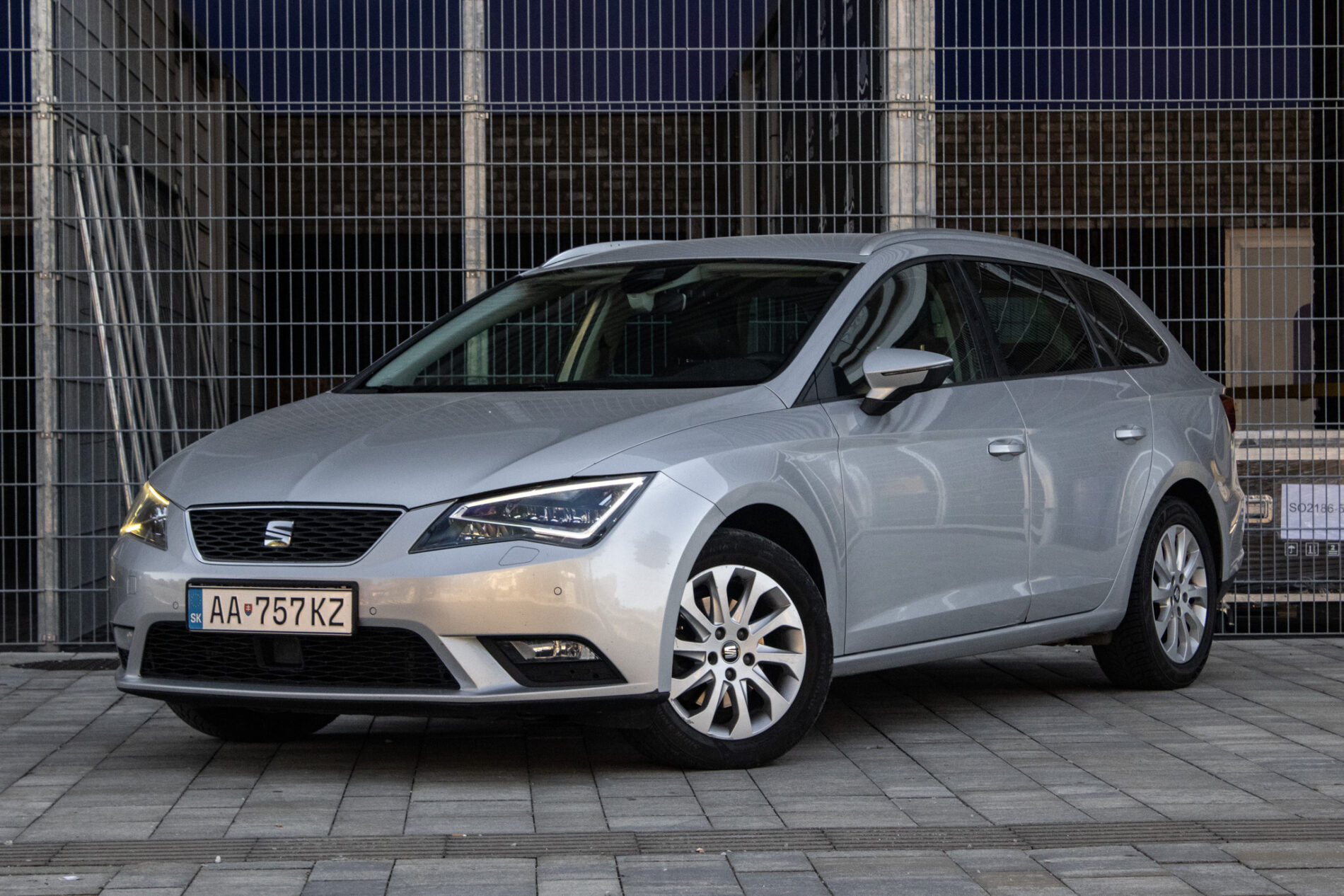 Seat Leon ST 1.6 TDI Style DSG / 81kW / A7 / ZÁRUKA / AJ NA SPLÁTKY / PROTIÚČET