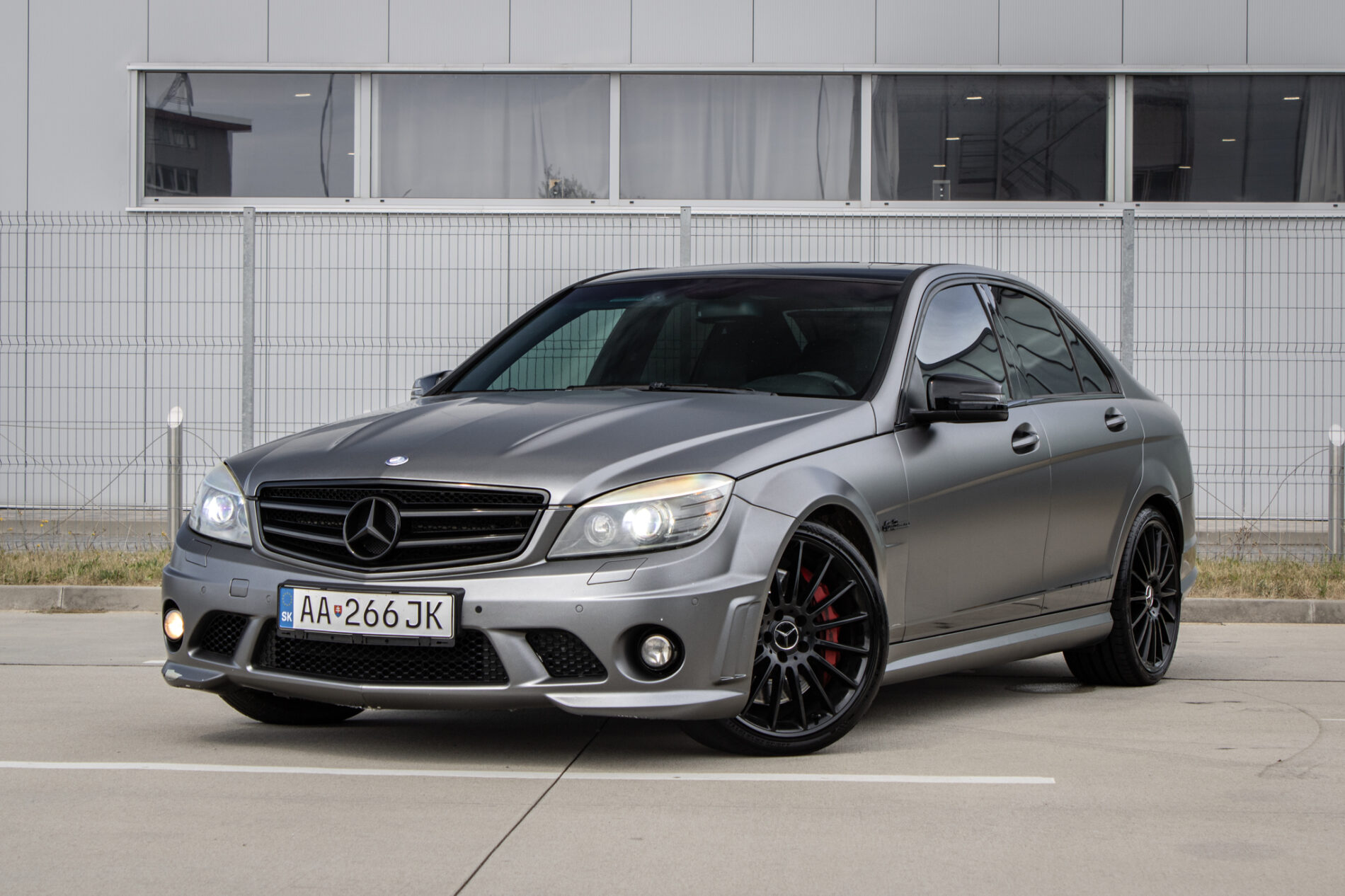 Mercedes-Benz C trieda Sedan 63 AMG, 336kW, A7 / AJ NA SPLÁTKY / PROTIÚČET /