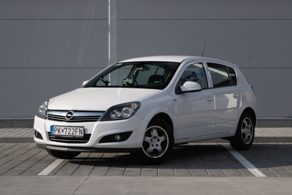 Opel Astra 1.6 ecoFLEX, 85kW, M5 / AJ NA SPLÁTKY / PROTIÚČET /
