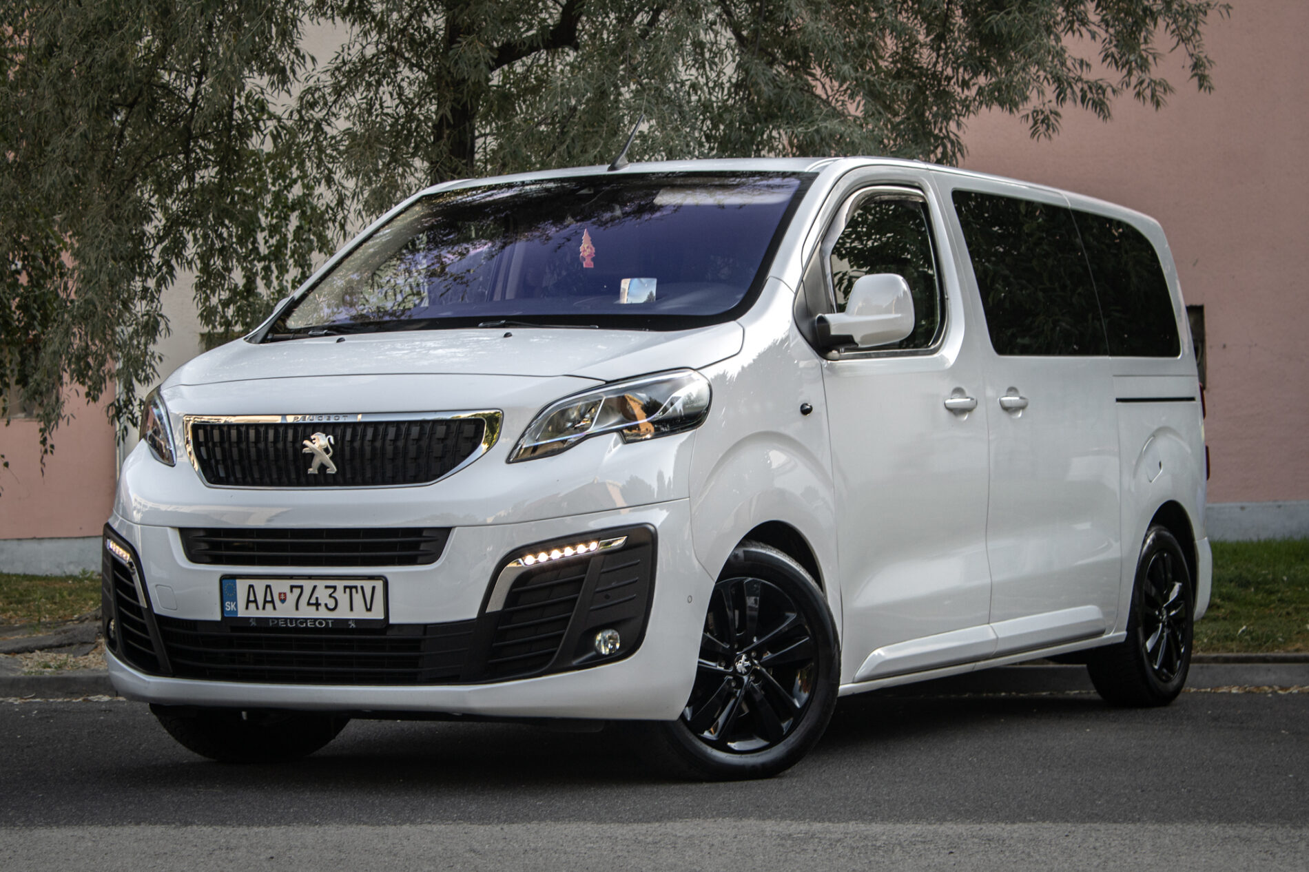 Peugeot Traveller  2.0 BlueHDi Allure Standard EAT8, 130kW / AJ NA SPLÁTKY / PROTIÚČET /