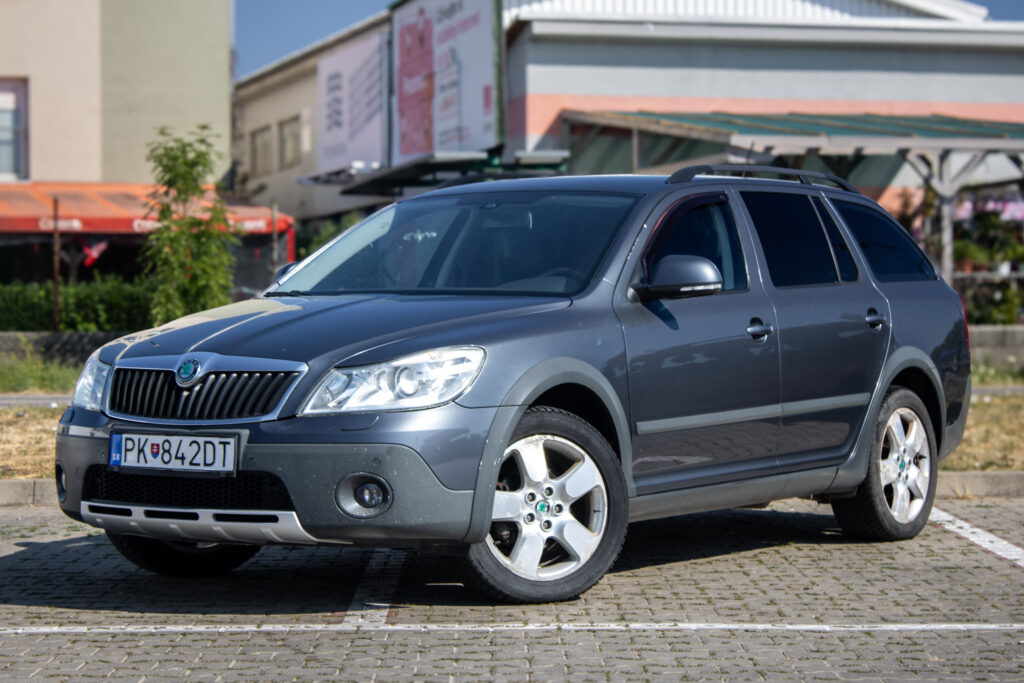 Škoda Octavia Combi 2.0 TDI Scout 4x4 / 103kW / M6 / ZÁRUKA / AJ NA SPLÁTKY / PROTIÚČET
