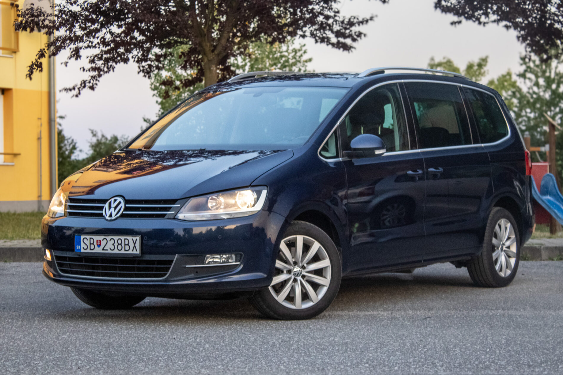 Volkswagen Sharan 2.0 TDI BMT Highline DSG / 103kW / A6 / ZÁRUKA / AJ NA SPLÁTKY / PROTIÚČET