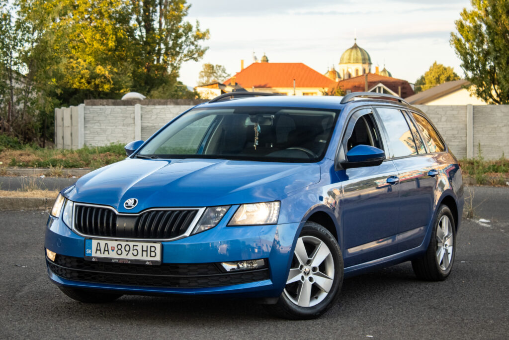 Škoda Octavia Combi 1.5 TSI Ambition / 110kW / M6 / ZÁRUKA / AJ NA SPLÁTKY / PROTIÚČET