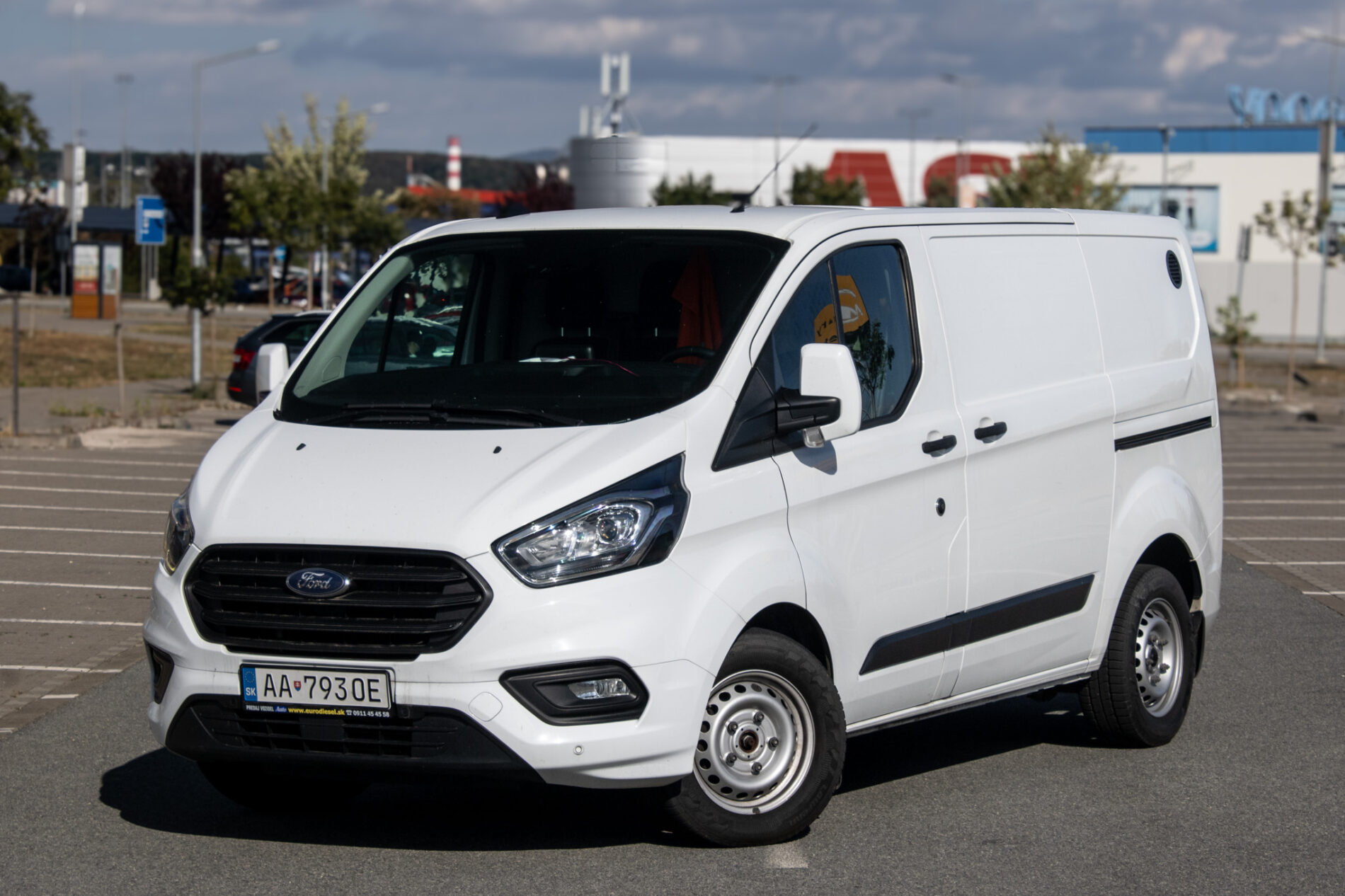 Ford Transit Custom 2.0 TDCi L1H1 / 96kW / M6 / ZÁRUKA / AJ NA SPLÁTKY / PROTIÚČET