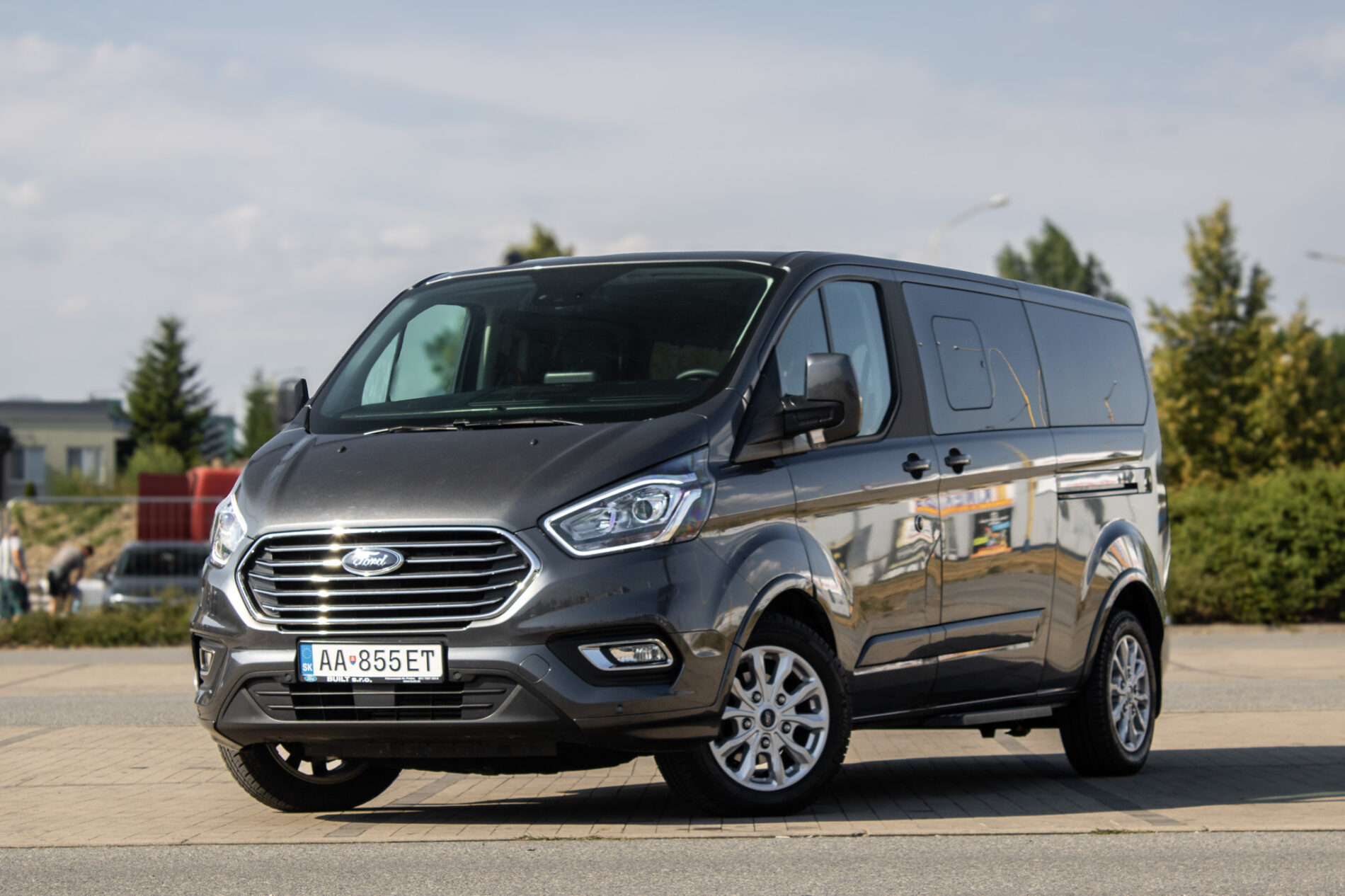 Ford Tourneo Custom 2.0 TDCi Titanium / 125kW / A6 / ZÁRUKA / AJ NA SPLÁTKY / PROTIÚČET