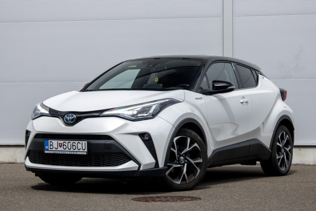 Toyota C-HR 1.8 Hybrid Selection / 72kW / CVT / ZÁRUKA / AJ NA SPLÁTKY / PROTIÚČET