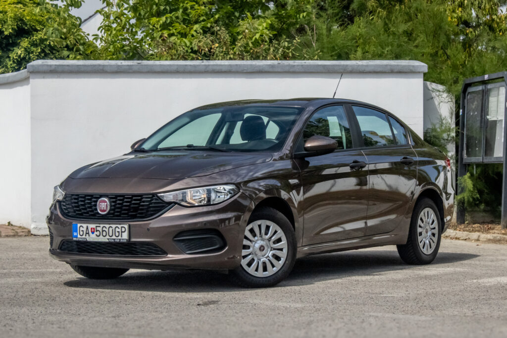 Fiat Tipo 1.3 MT/5 70kW FWD / AJ NA SPLÁTKY / PROTIÚČET