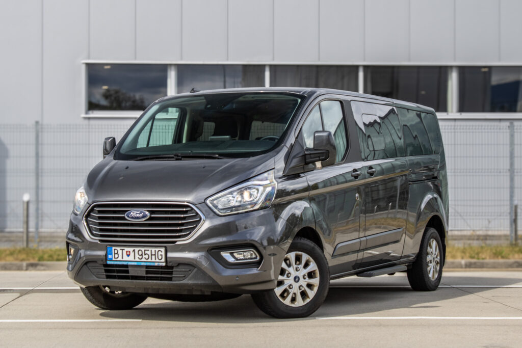 Ford Tourneo Custom 2.0 TDCi 320 L2H1 Family | 2.0 EcoBlue 110 kW / AJ NA SPLÁTKY / PROTIÚČET