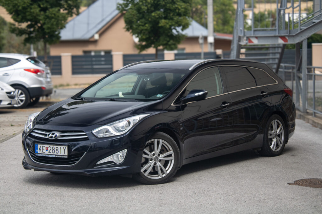Hyundai i40 CW 1.7 CRDi Business / 100kW / M6 / ZÁRUKA / AJ NA SPLÁTKY / PROTIÚČET