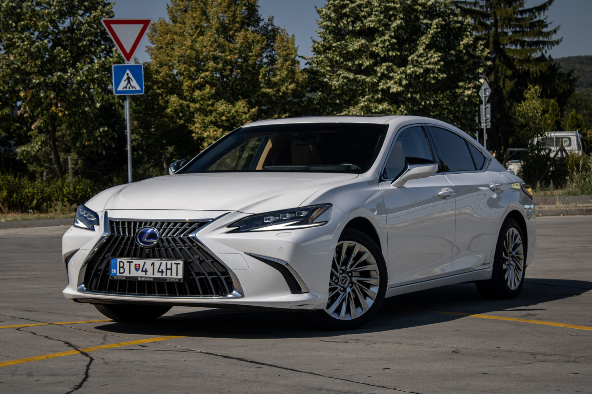 Lexus ES 300H Luxury CVT/1 131kW Hybrid / AJ NA SPLÁTKY / PROTIÚČET