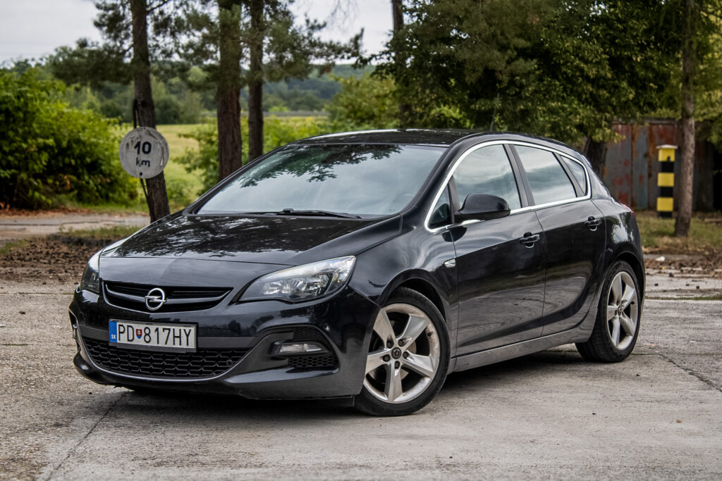 Opel Astra J 2.0 CDTI 143kW MT/6 2014 / AJ NA SPLÁTKY / PROTIÚČET