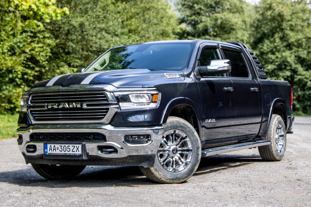 Dodge RAM LARAMIE 1500 2020 AT/8 295kW 4x4 / AJ NA SPLÁTKY / PROTIÚČET