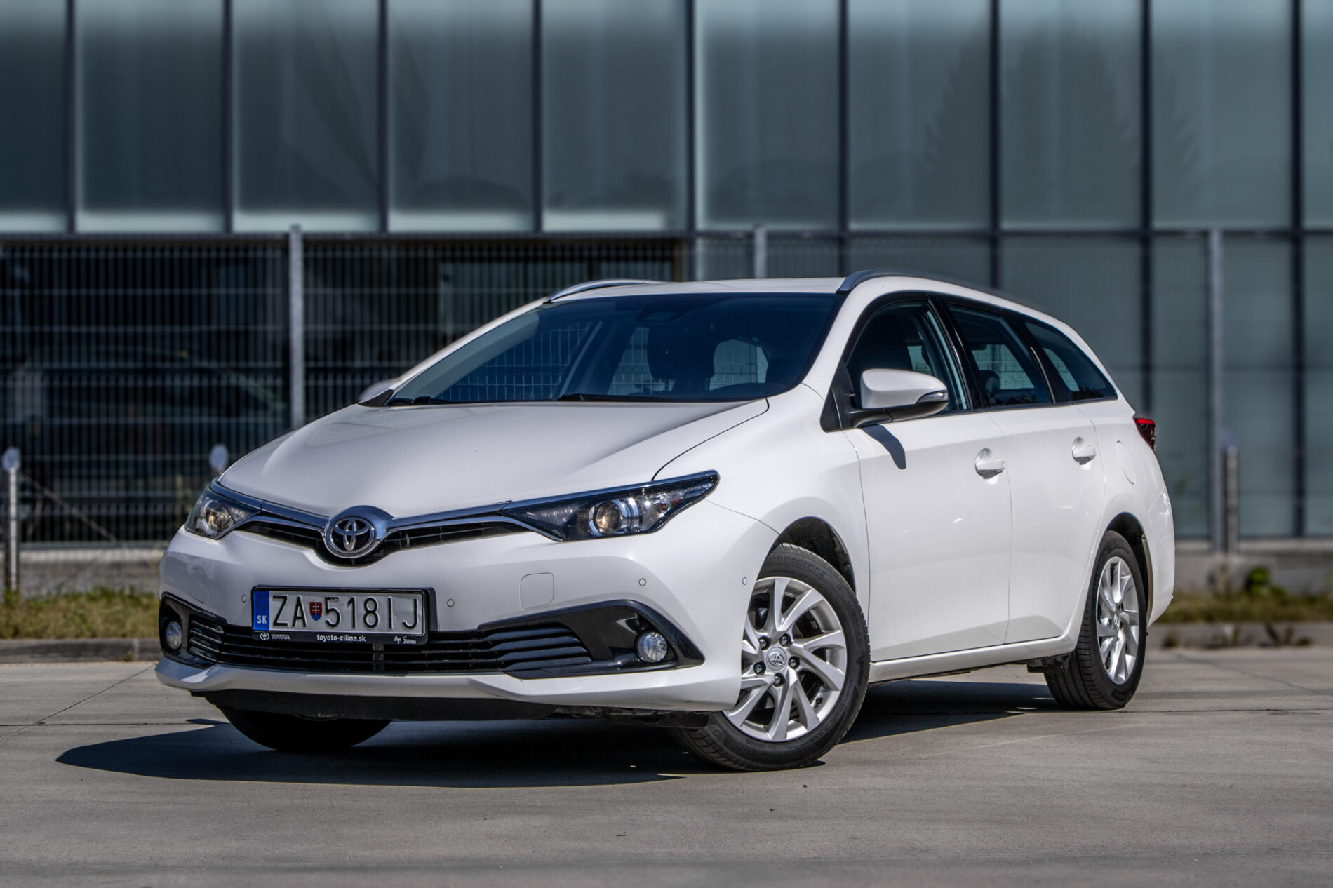 Toyota Auris 1.6 MT/6 97kW / AJ NA SPLÁTKY / PROTIÚČET